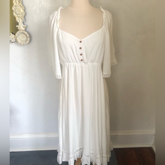 Lulus Dresses & Skirts - Lulus My darling love White handkerchief Dress w/3/4 sleeves fully lined Size XL
